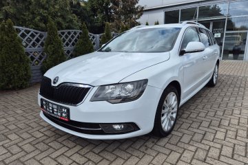 I właść. w kraju * Automat * B. dobry stan * Hak